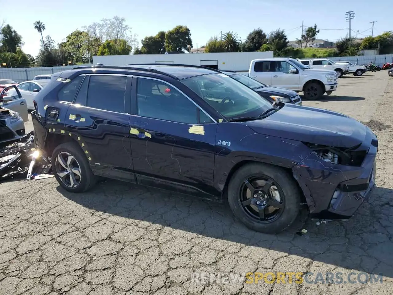 4 Photograph of a damaged car JTMAB3FV8MD026993 TOYOTA RAV4 2021