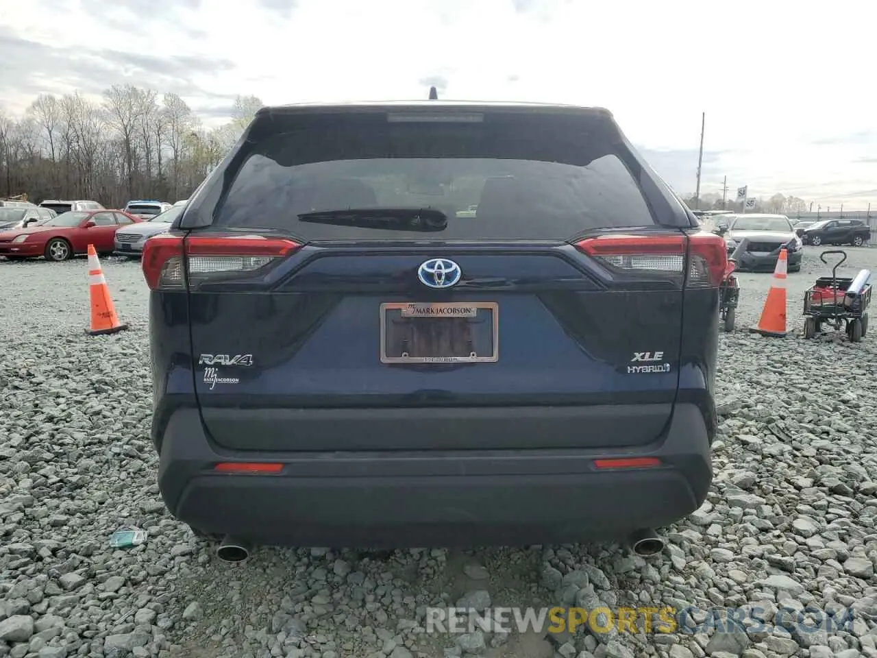 6 Photograph of a damaged car JTMB6RFV1MD038432 TOYOTA RAV4 2021
