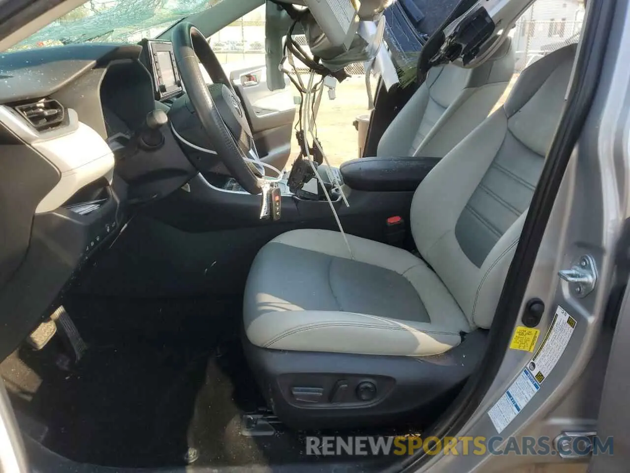7 Photograph of a damaged car JTMB6RFV1MD514906 TOYOTA RAV4 2021