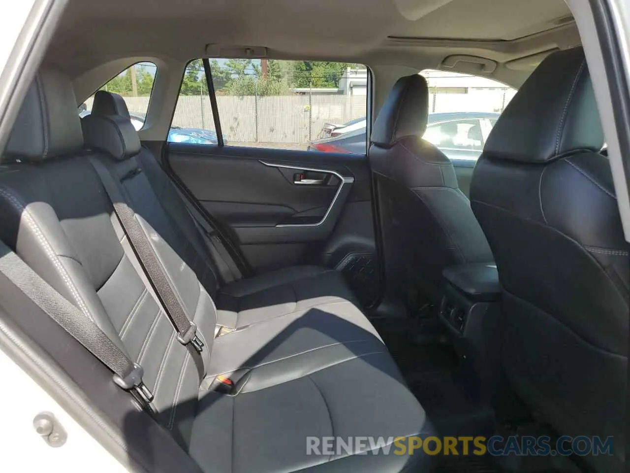 11 Photograph of a damaged car JTMB6RFV3MD040702 TOYOTA RAV4 2021