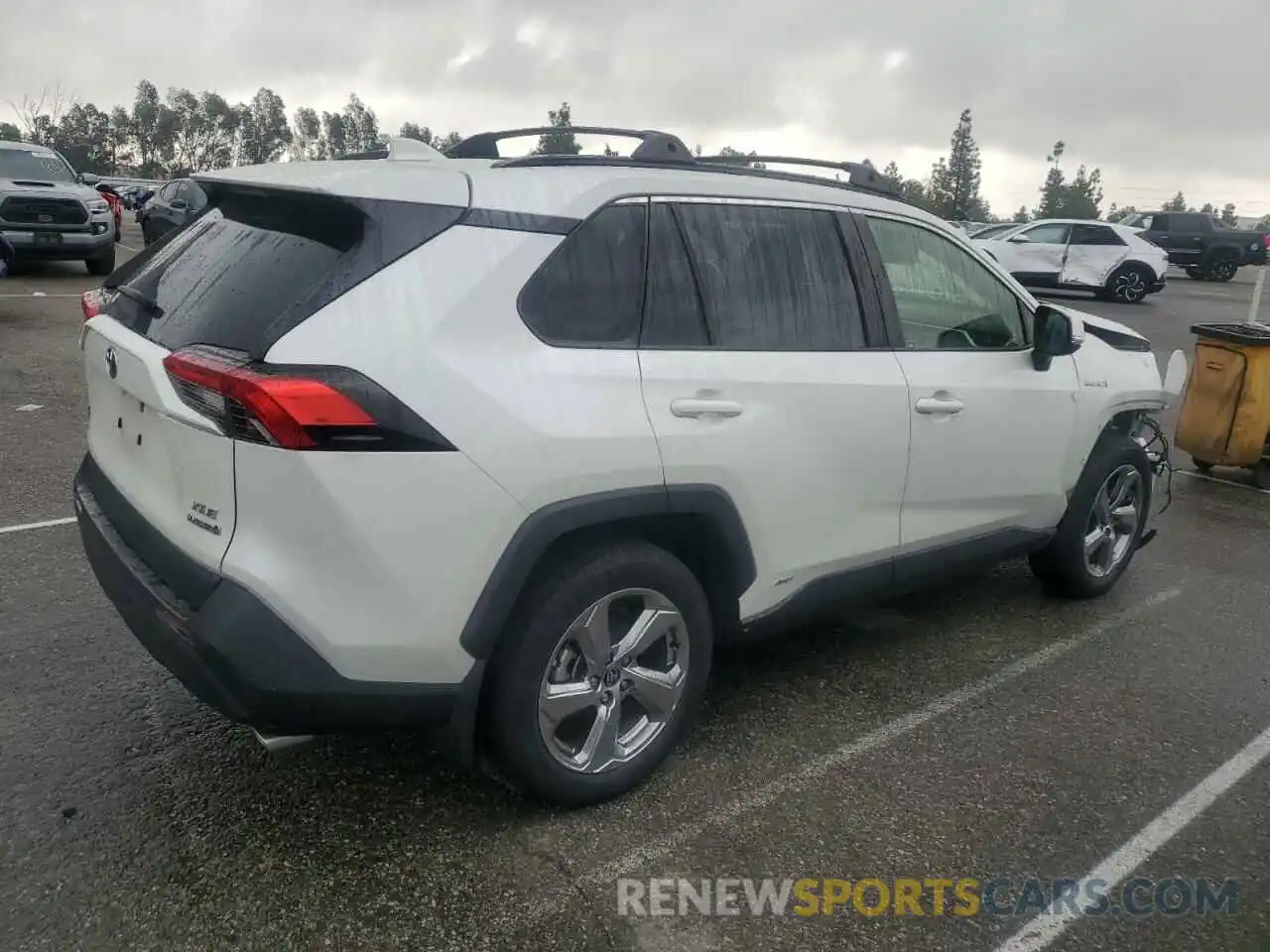 3 Photograph of a damaged car JTMB6RFV4MD039395 TOYOTA RAV4 2021