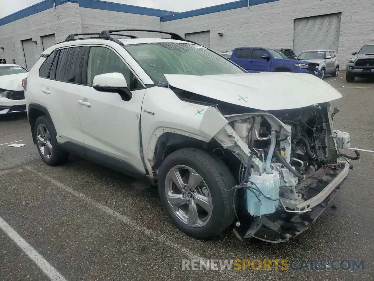 4 Photograph of a damaged car JTMB6RFV4MD039395 TOYOTA RAV4 2021