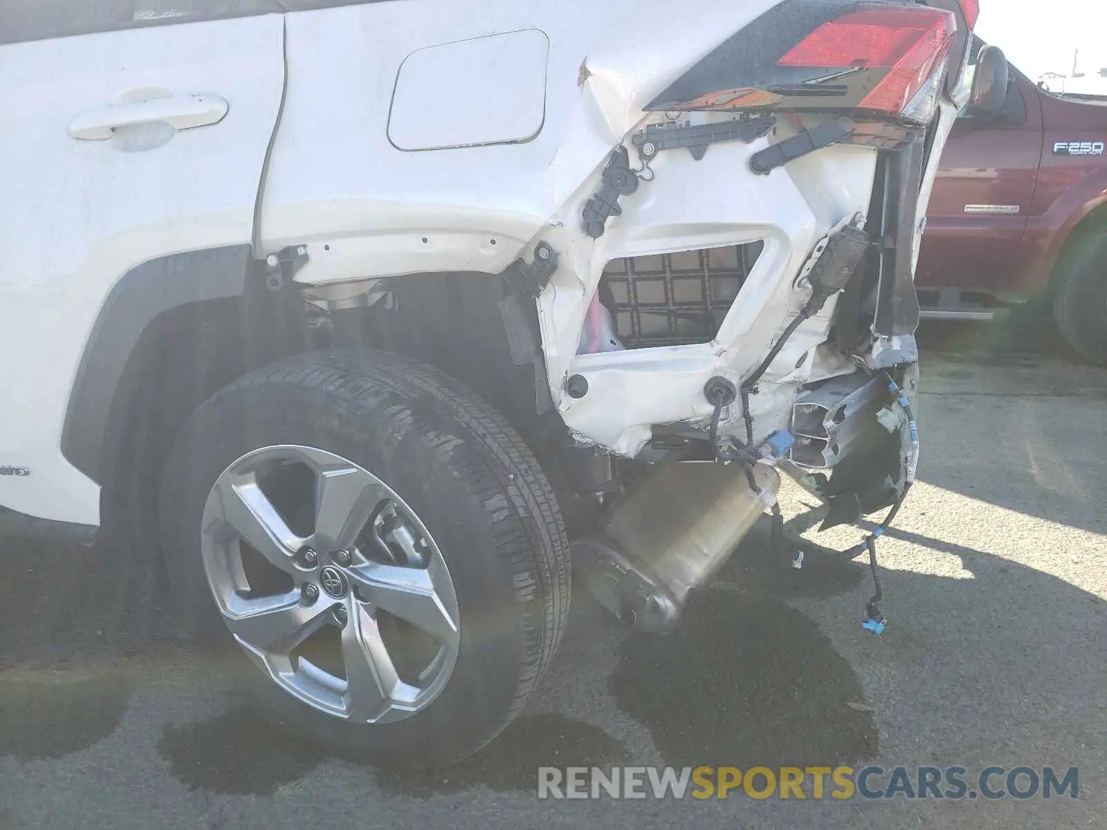 9 Photograph of a damaged car JTMB6RFV6MD007760 TOYOTA RAV4 2021