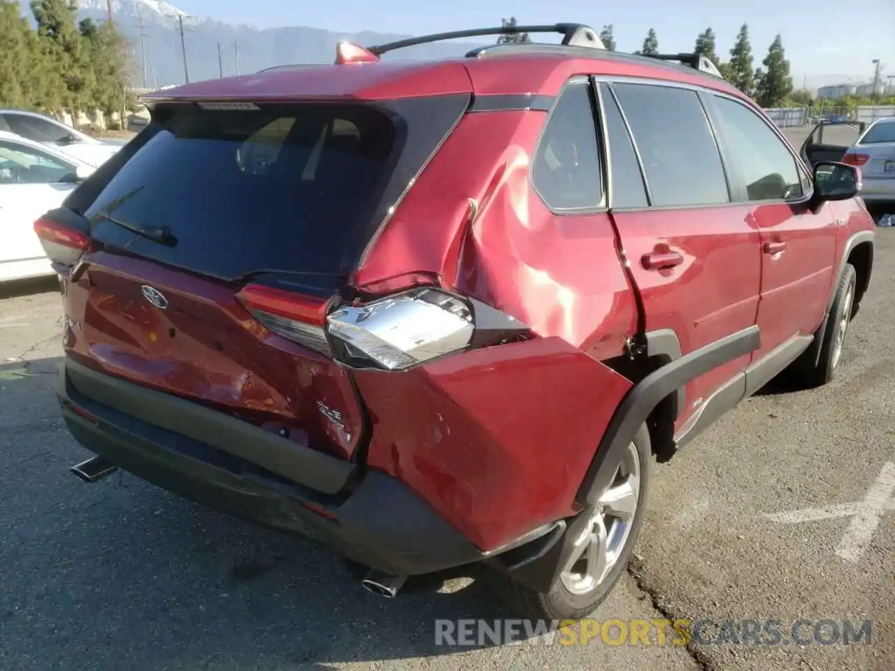 4 Photograph of a damaged car JTMB6RFV6MD038913 TOYOTA RAV4 2021