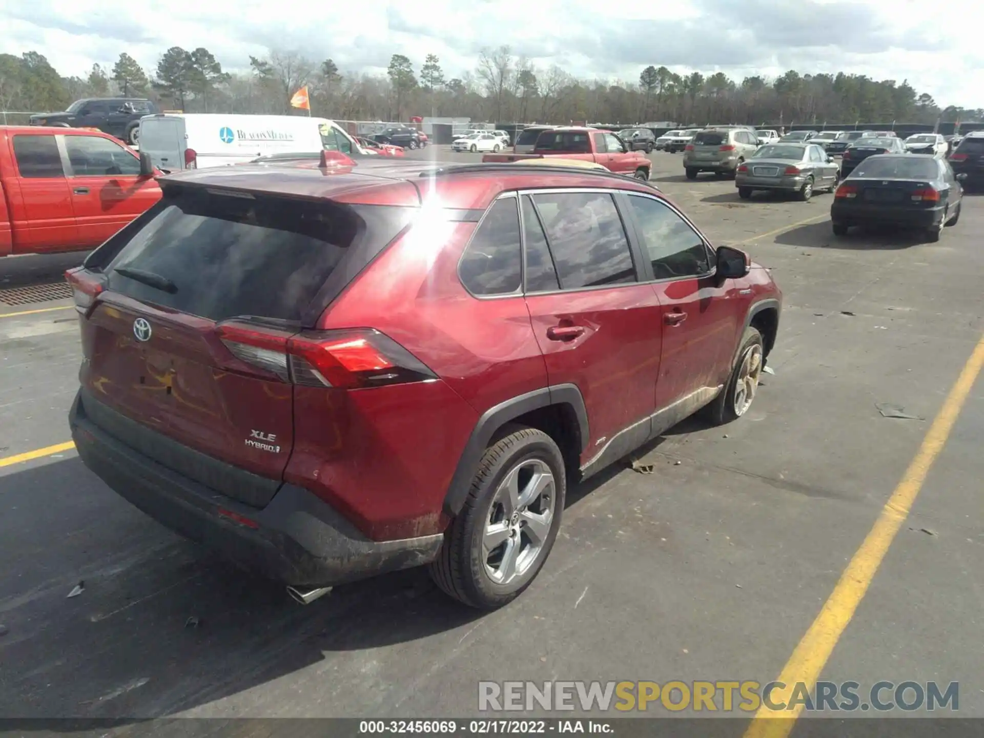 4 Photograph of a damaged car JTMB6RFV6MD041018 TOYOTA RAV4 2021