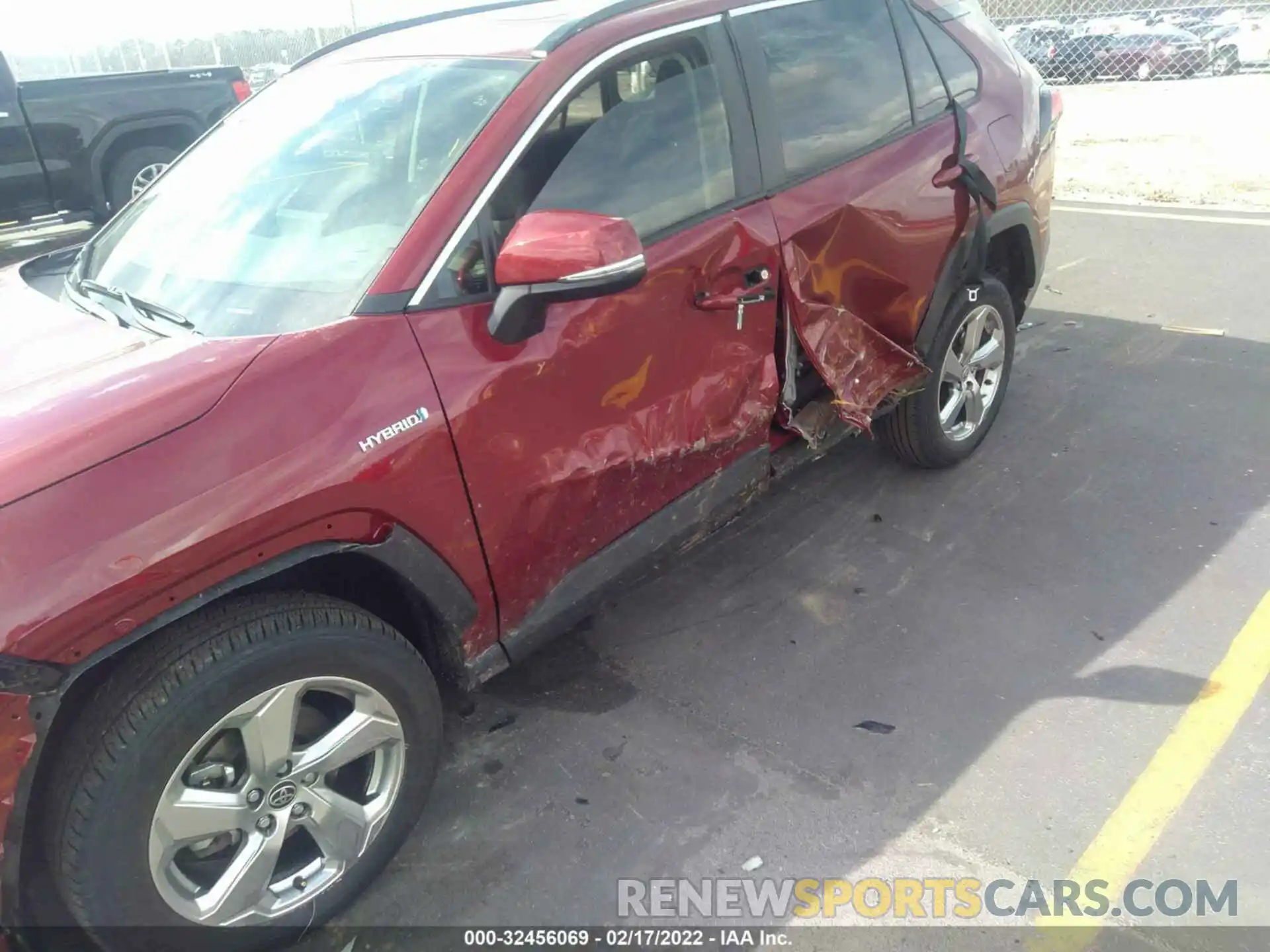 6 Photograph of a damaged car JTMB6RFV6MD041018 TOYOTA RAV4 2021