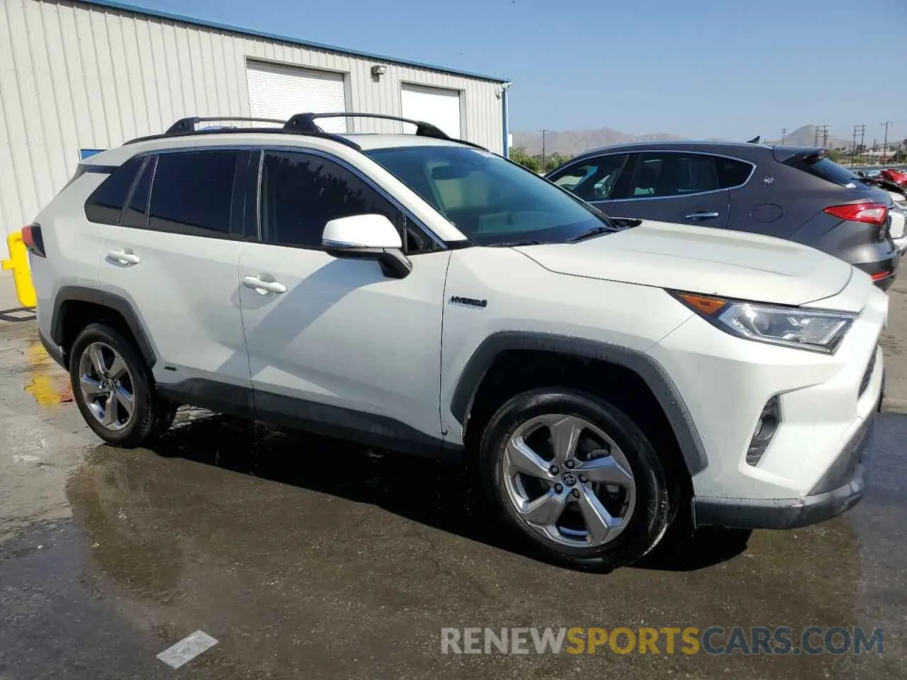 4 Photograph of a damaged car JTMB6RFV7MD039908 TOYOTA RAV4 2021
