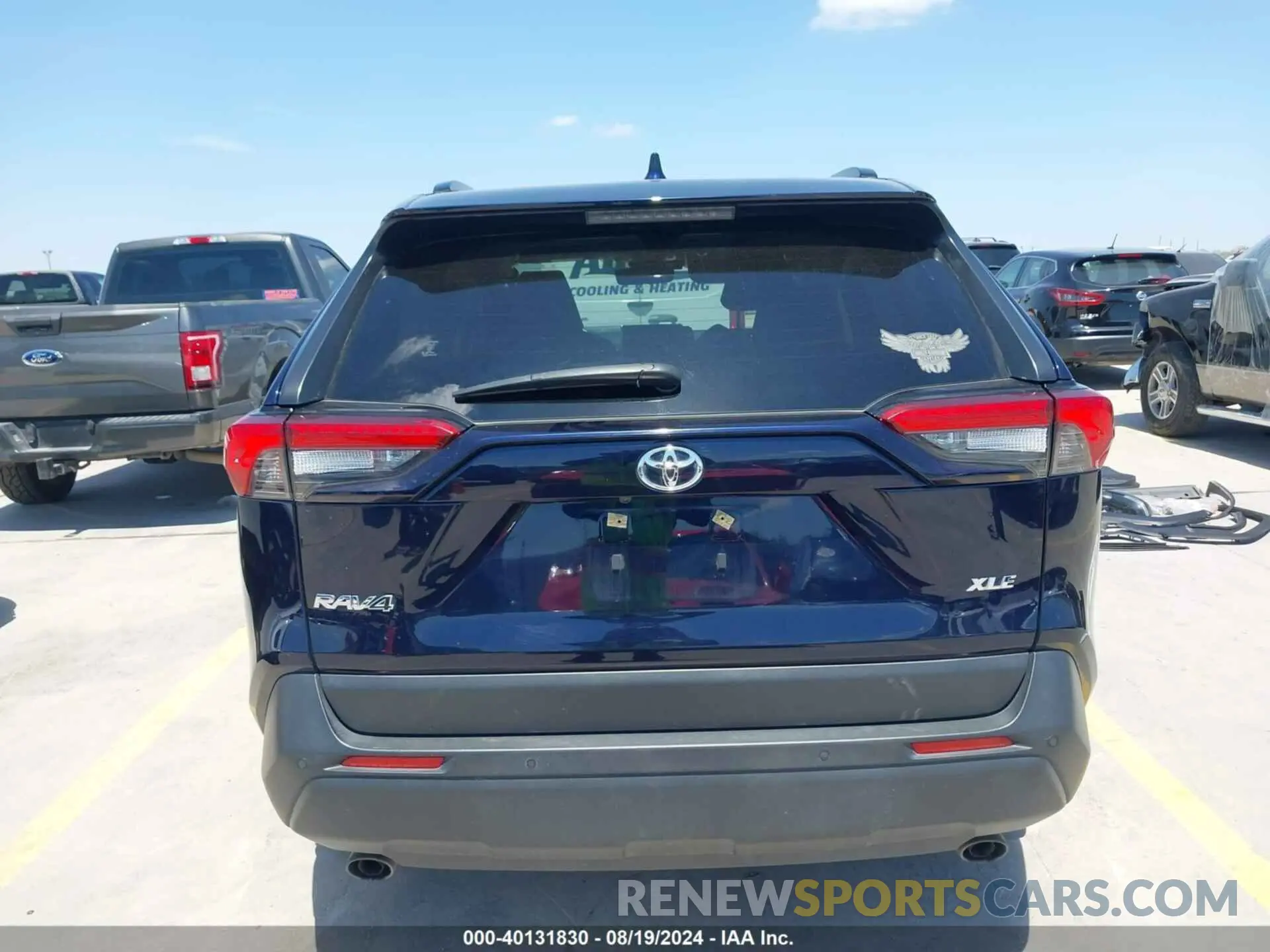 17 Photograph of a damaged car JTMC1RFV1MD070493 TOYOTA RAV4 2021
