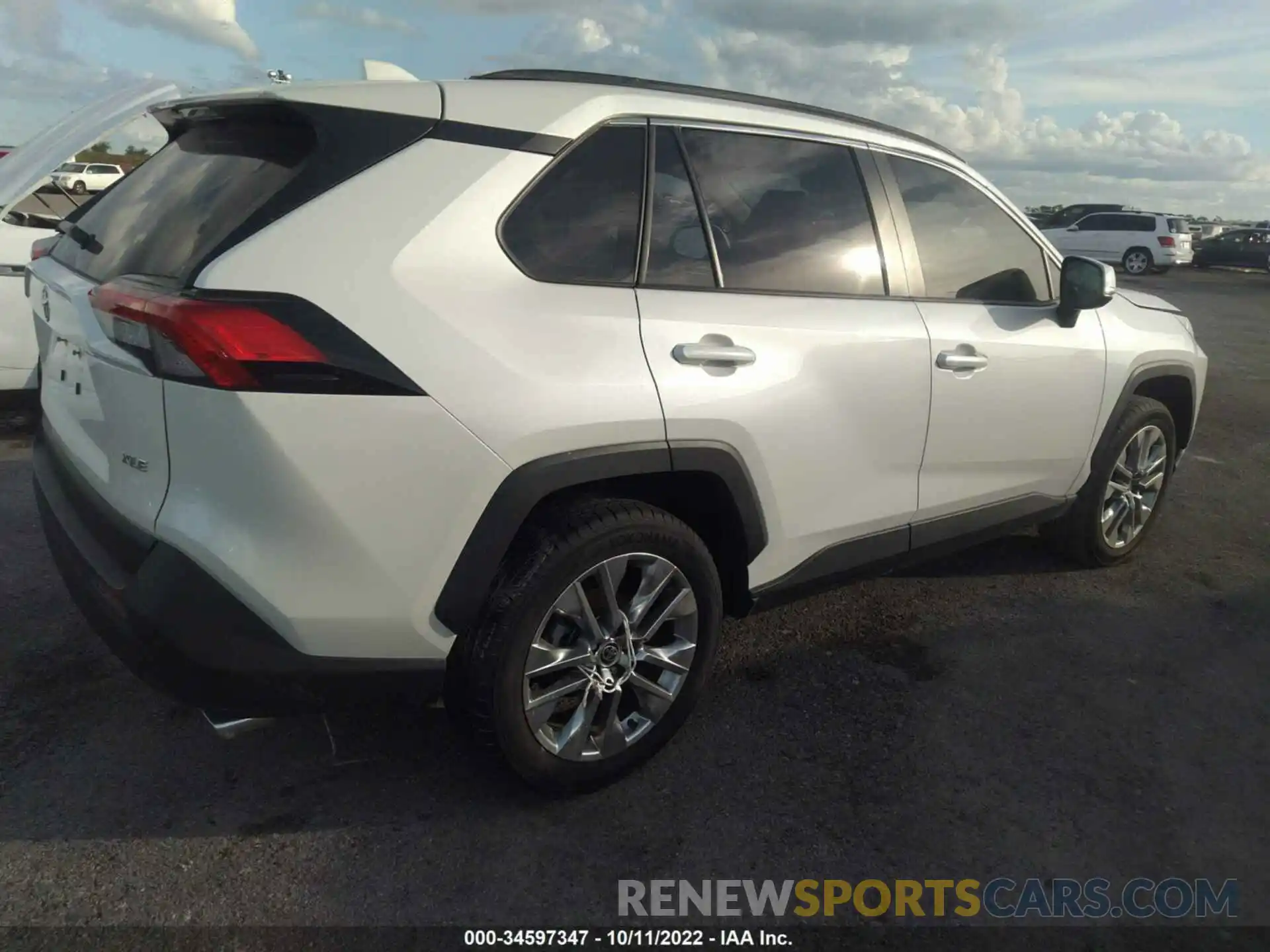 4 Photograph of a damaged car JTMC1RFV1MD073393 TOYOTA RAV4 2021