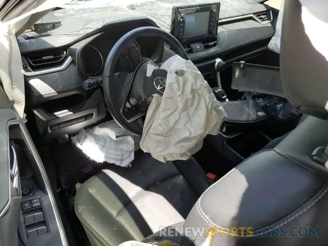 8 Photograph of a damaged car JTMC1RFV2MD064024 TOYOTA RAV4 2021