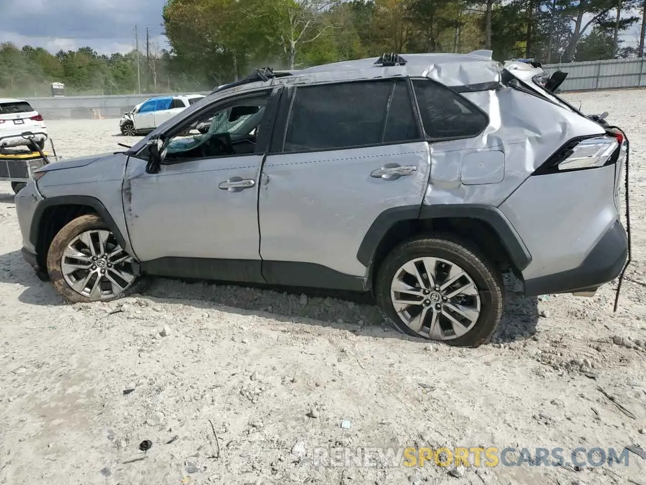 2 Photograph of a damaged car JTMC1RFV5MD066155 TOYOTA RAV4 2021