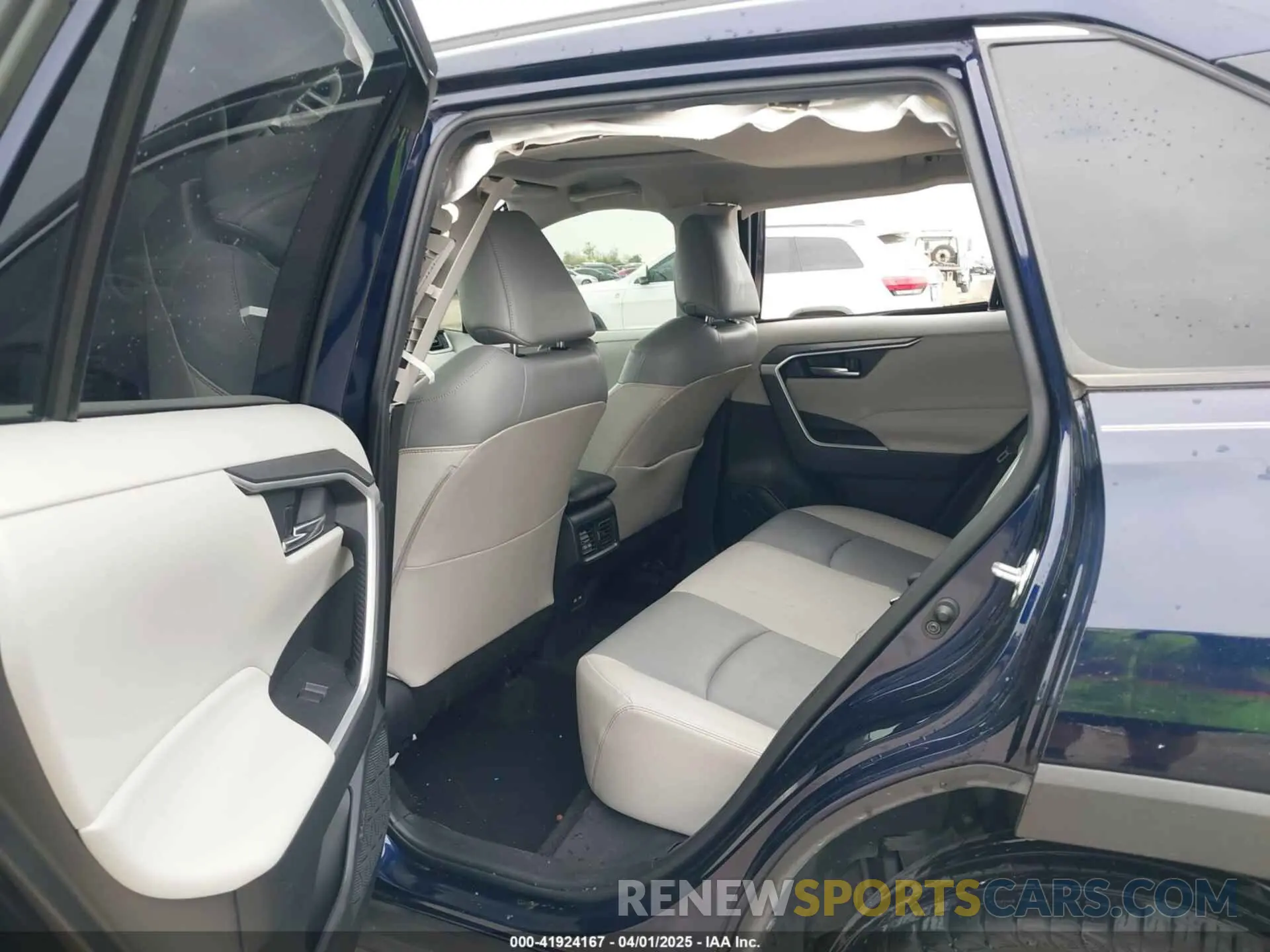8 Photograph of a damaged car JTMC1RFV9MD070483 TOYOTA RAV4 2021