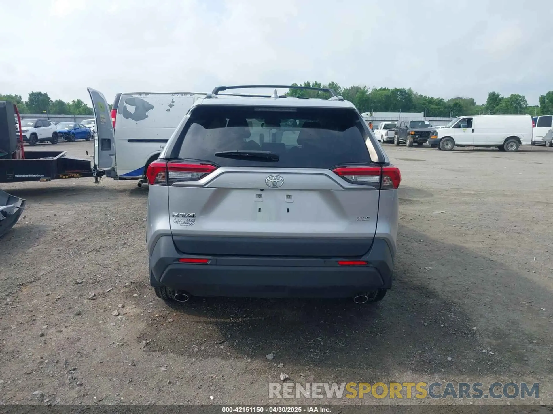 16 Photograph of a damaged car JTMC1RFV9MD522528 TOYOTA RAV4 2021