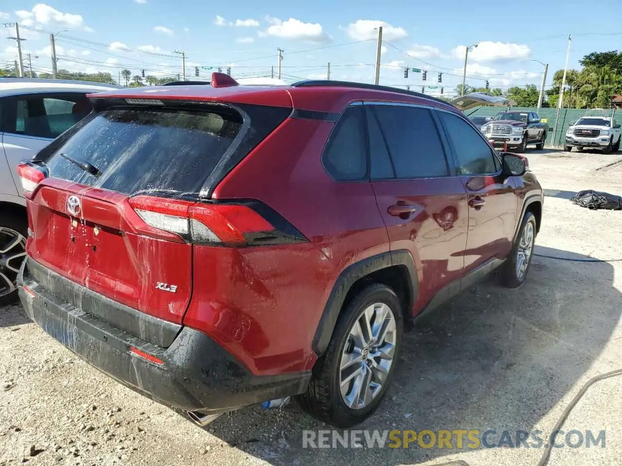 4 Photograph of a damaged car JTMC1RFVXMD071805 TOYOTA RAV4 2021
