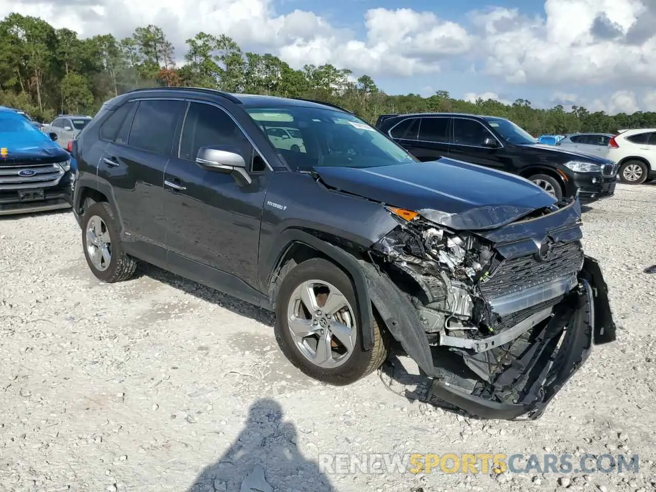 4 Photograph of a damaged car JTMD6RFV3MD045052 TOYOTA RAV4 2021