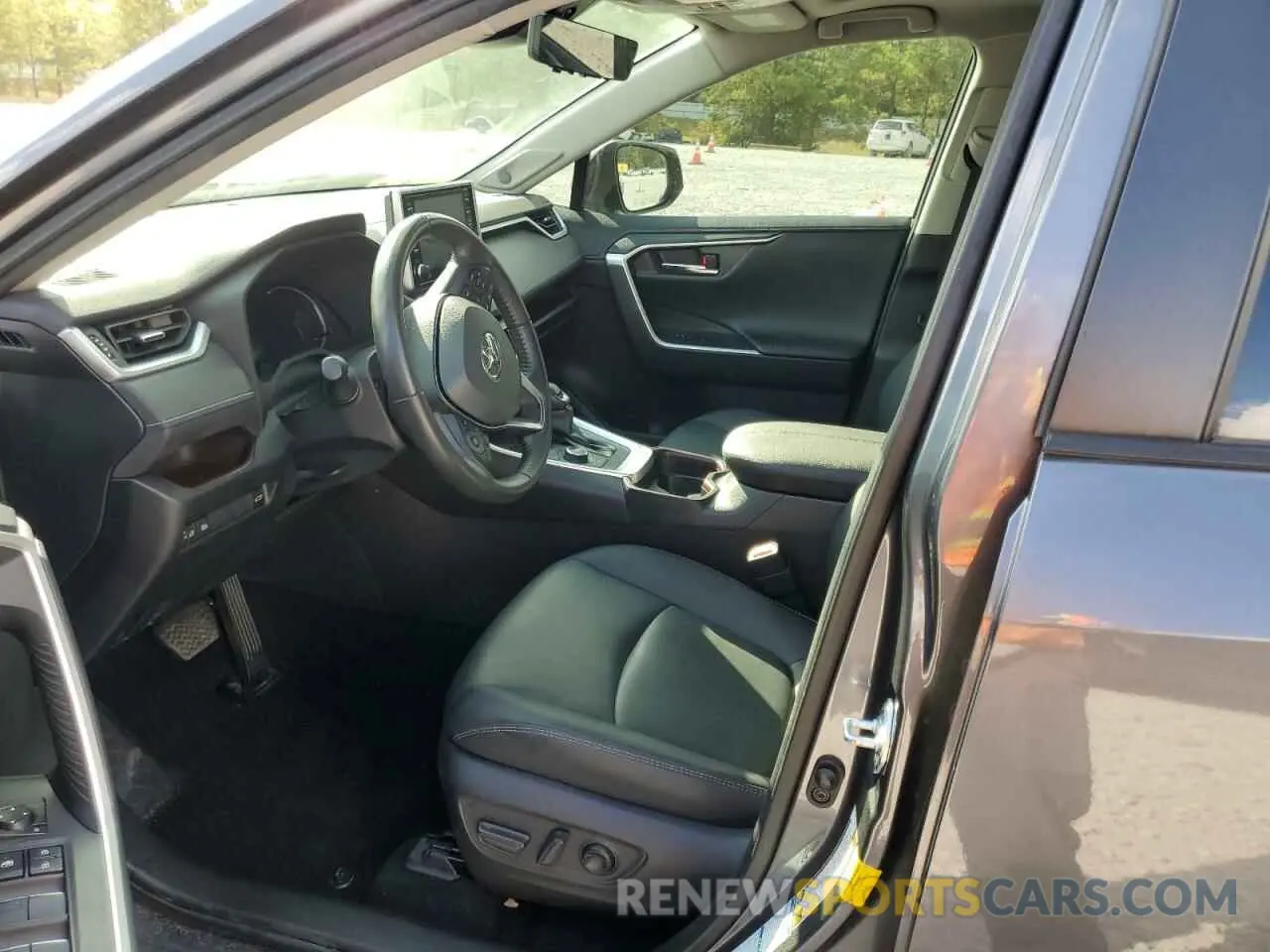 7 Photograph of a damaged car JTMD6RFV3MD045052 TOYOTA RAV4 2021