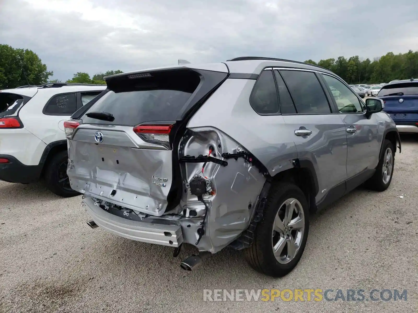 4 Photograph of a damaged car JTMD6RFV5MD012263 TOYOTA RAV4 2021