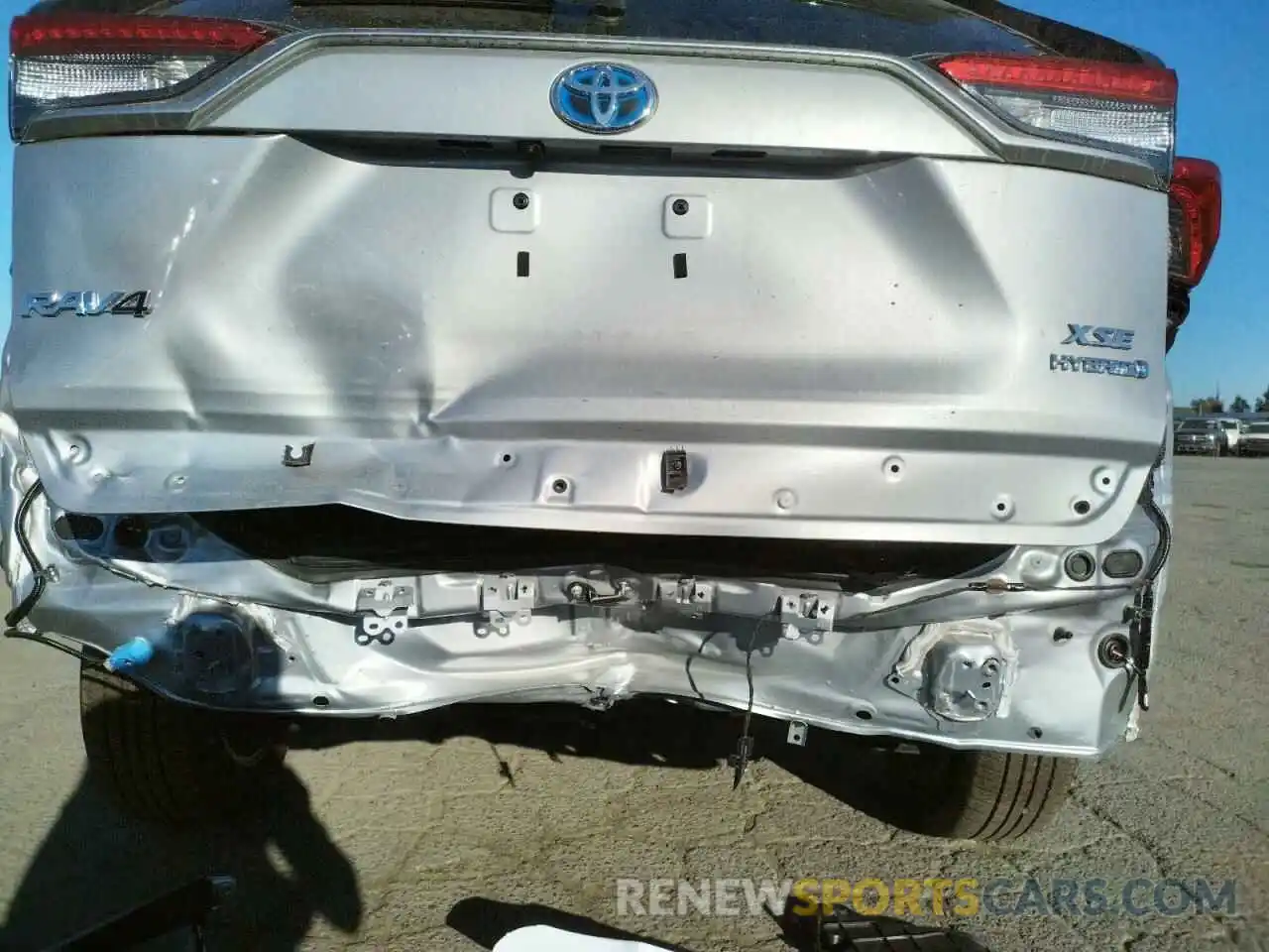 9 Photograph of a damaged car JTME6RFV2MD518136 TOYOTA RAV4 2021