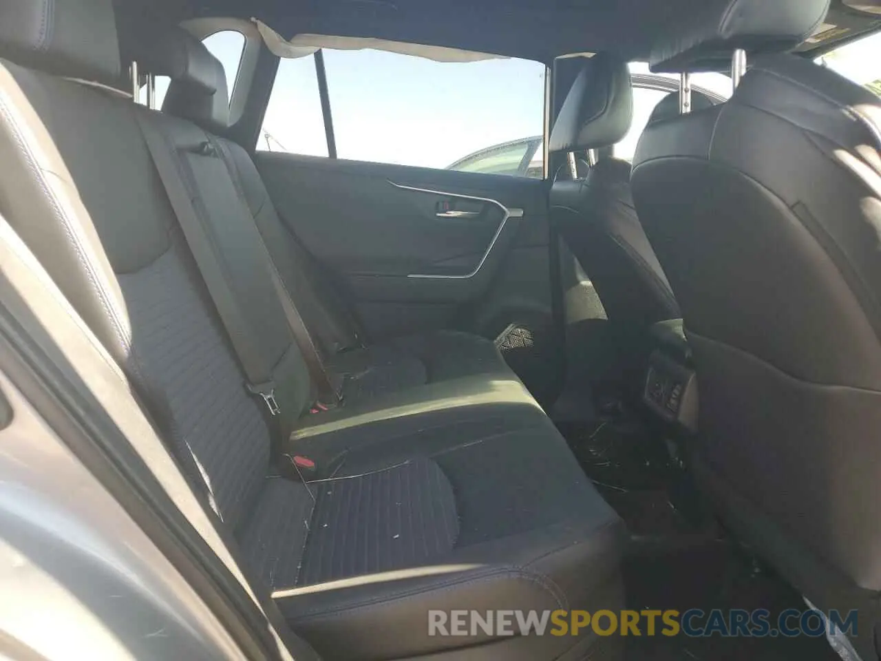 10 Photograph of a damaged car JTME6RFV3MD514208 TOYOTA RAV4 2021