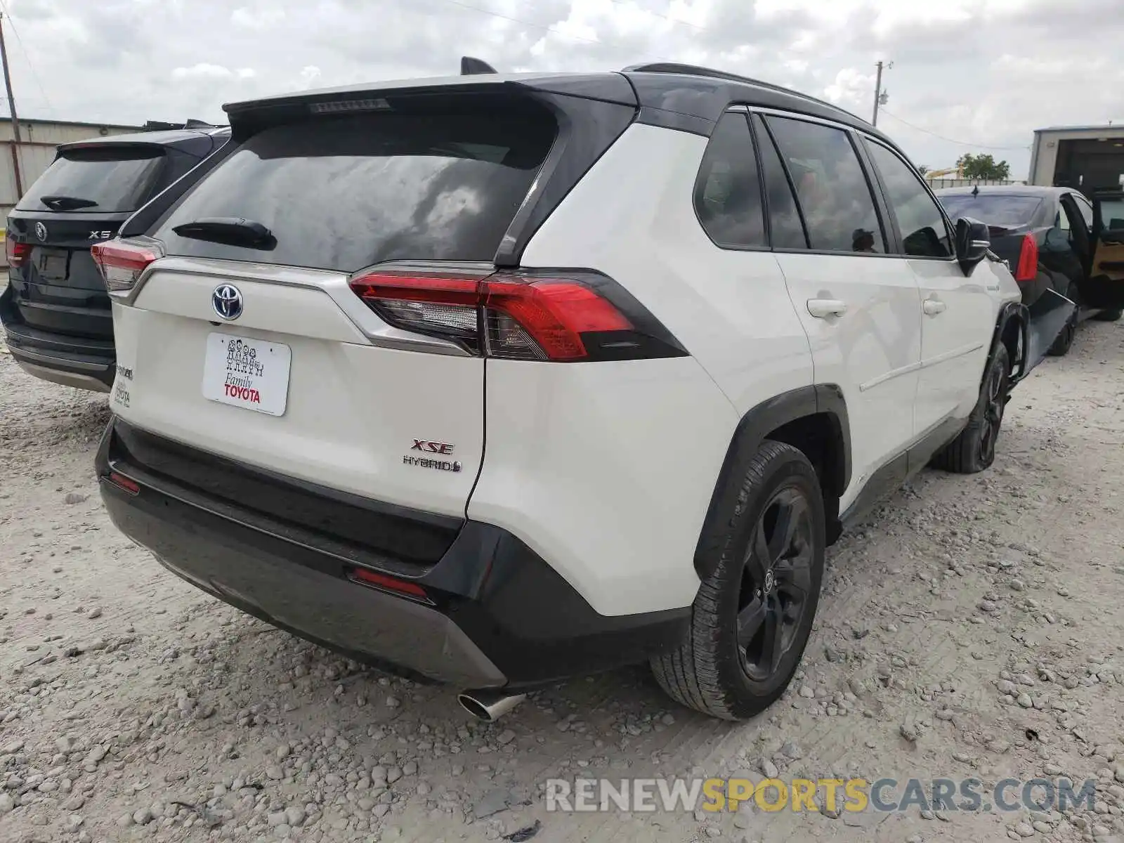 4 Photograph of a damaged car JTME6RFV6MD508208 TOYOTA RAV4 2021