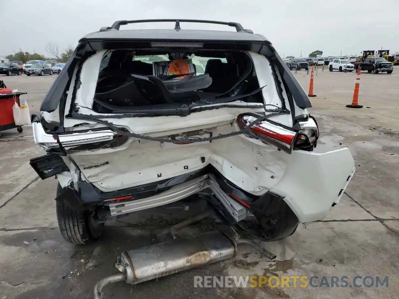 9 Photograph of a damaged car JTME6RFV6MD517863 TOYOTA RAV4 2021