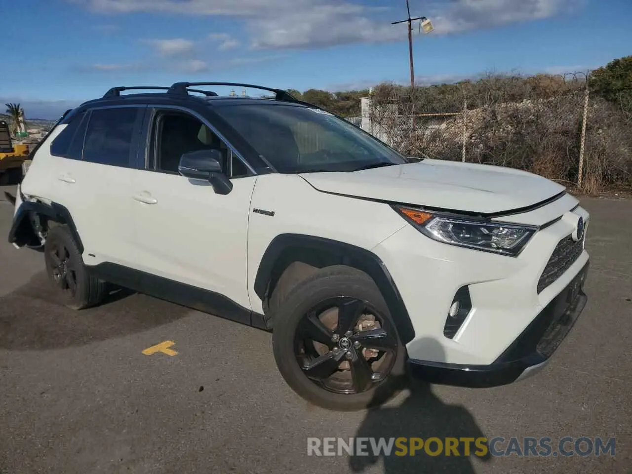4 Photograph of a damaged car JTME6RFV9MJ011736 TOYOTA RAV4 2021