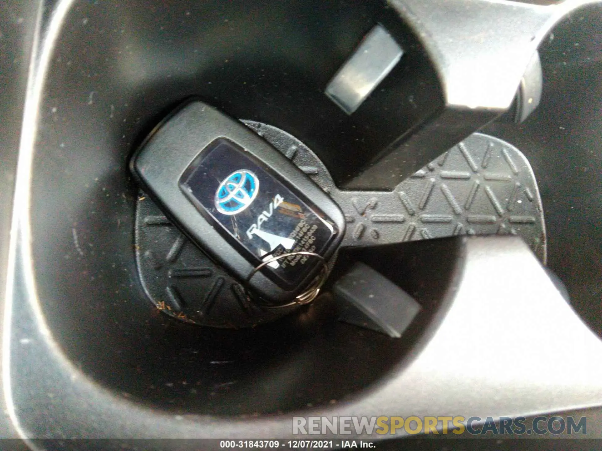 11 Photograph of a damaged car JTME6RFVXMD507739 TOYOTA RAV4 2021