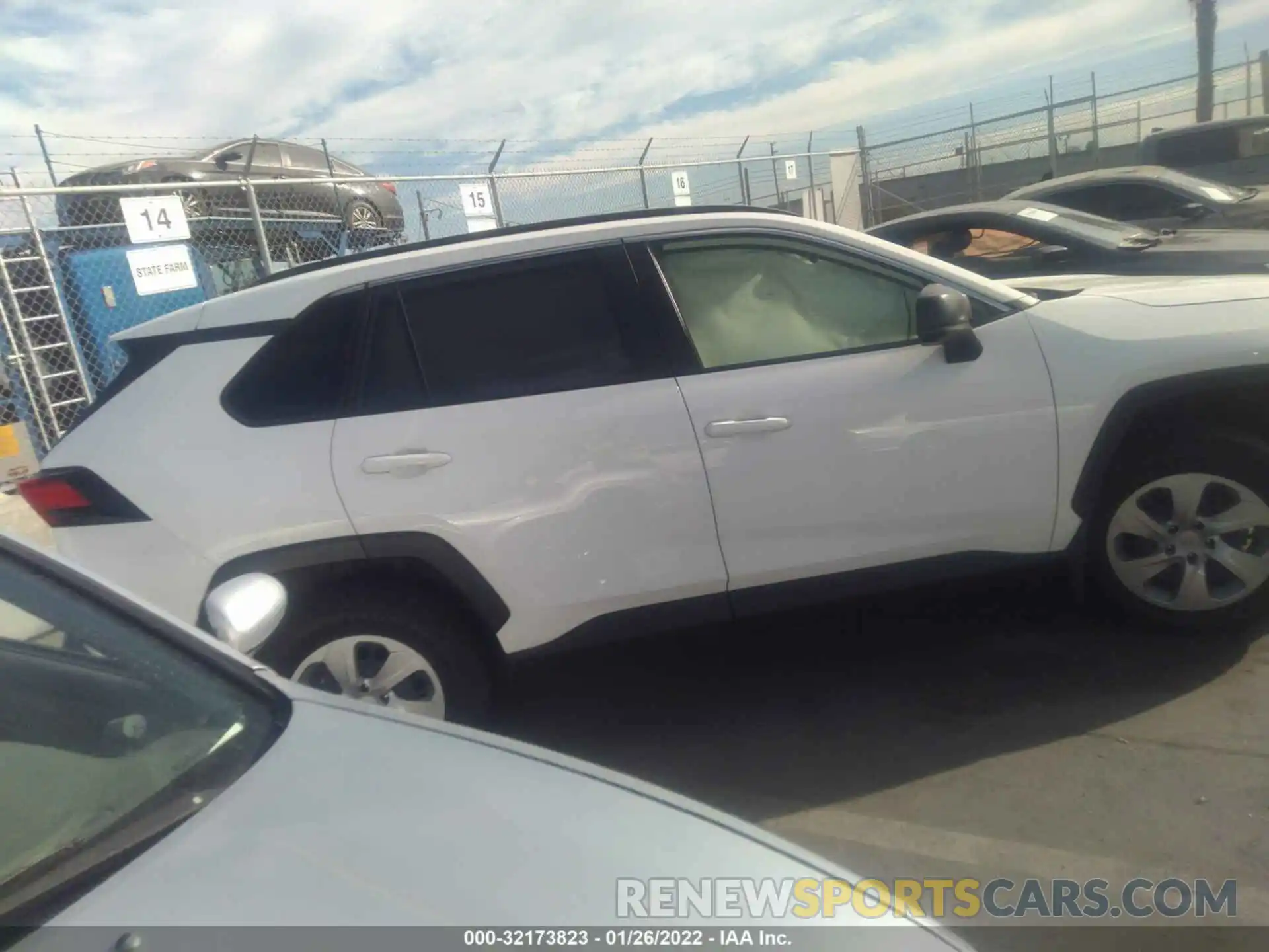 4 Photograph of a damaged car JTMF1RFV5MD069215 TOYOTA RAV4 2021