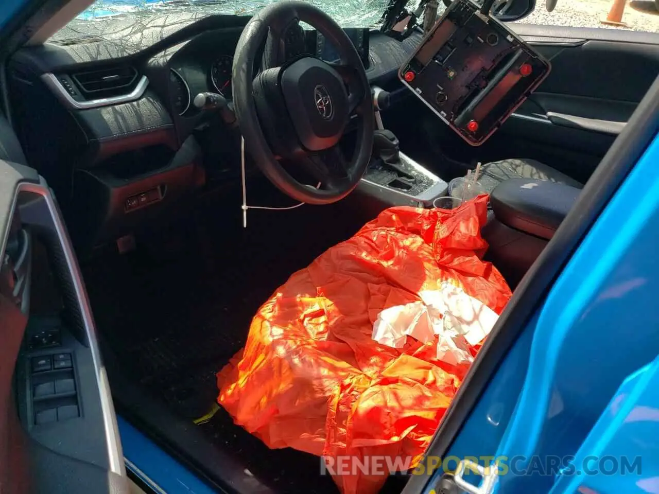 8 Photograph of a damaged car JTMF1RFV5MD076696 TOYOTA RAV4 2021