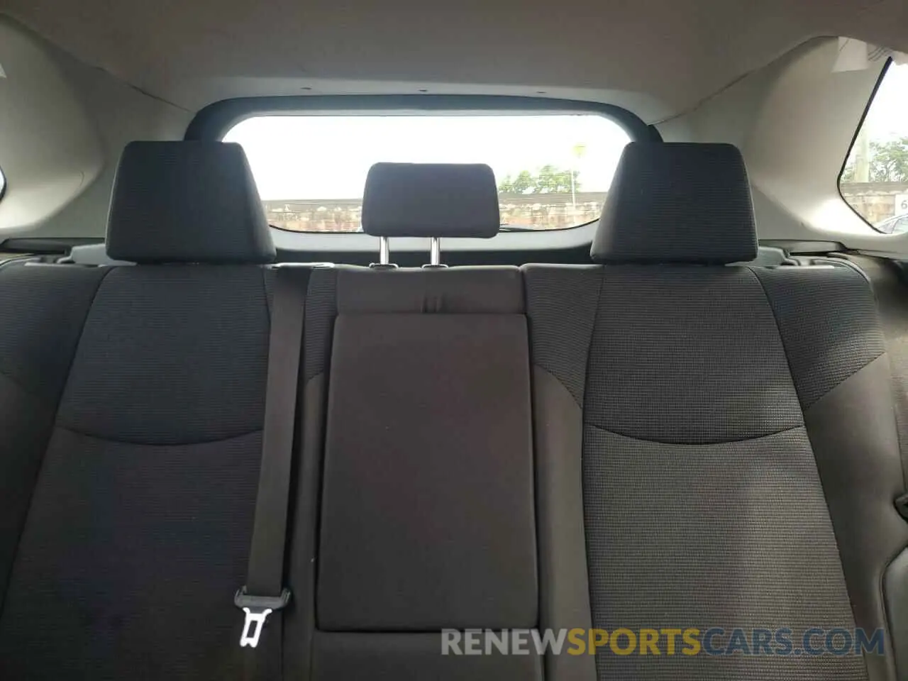 10 Photograph of a damaged car JTMF1RFV9MD078757 TOYOTA RAV4 2021