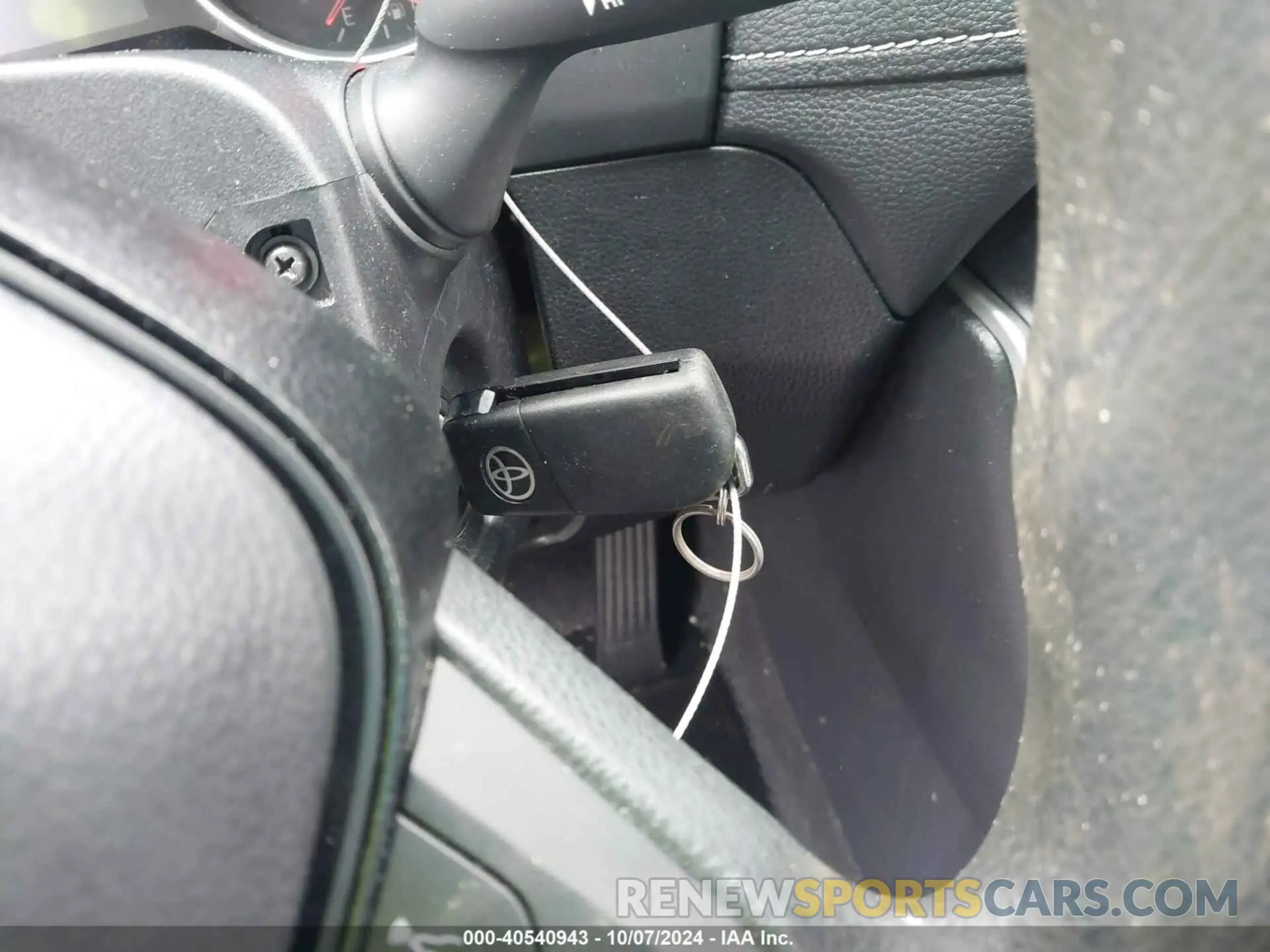 11 Photograph of a damaged car JTMF1RFVXMD080002 TOYOTA RAV4 2021