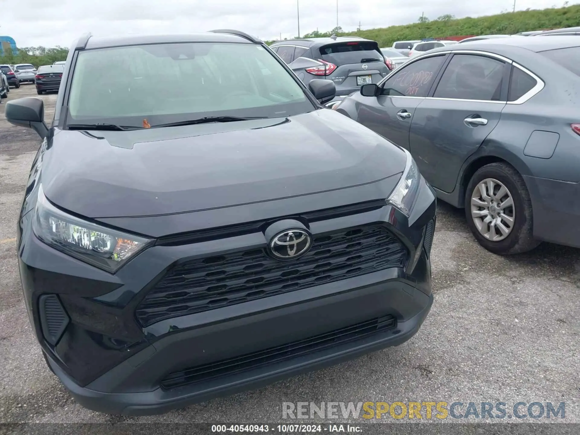 12 Photograph of a damaged car JTMF1RFVXMD080002 TOYOTA RAV4 2021