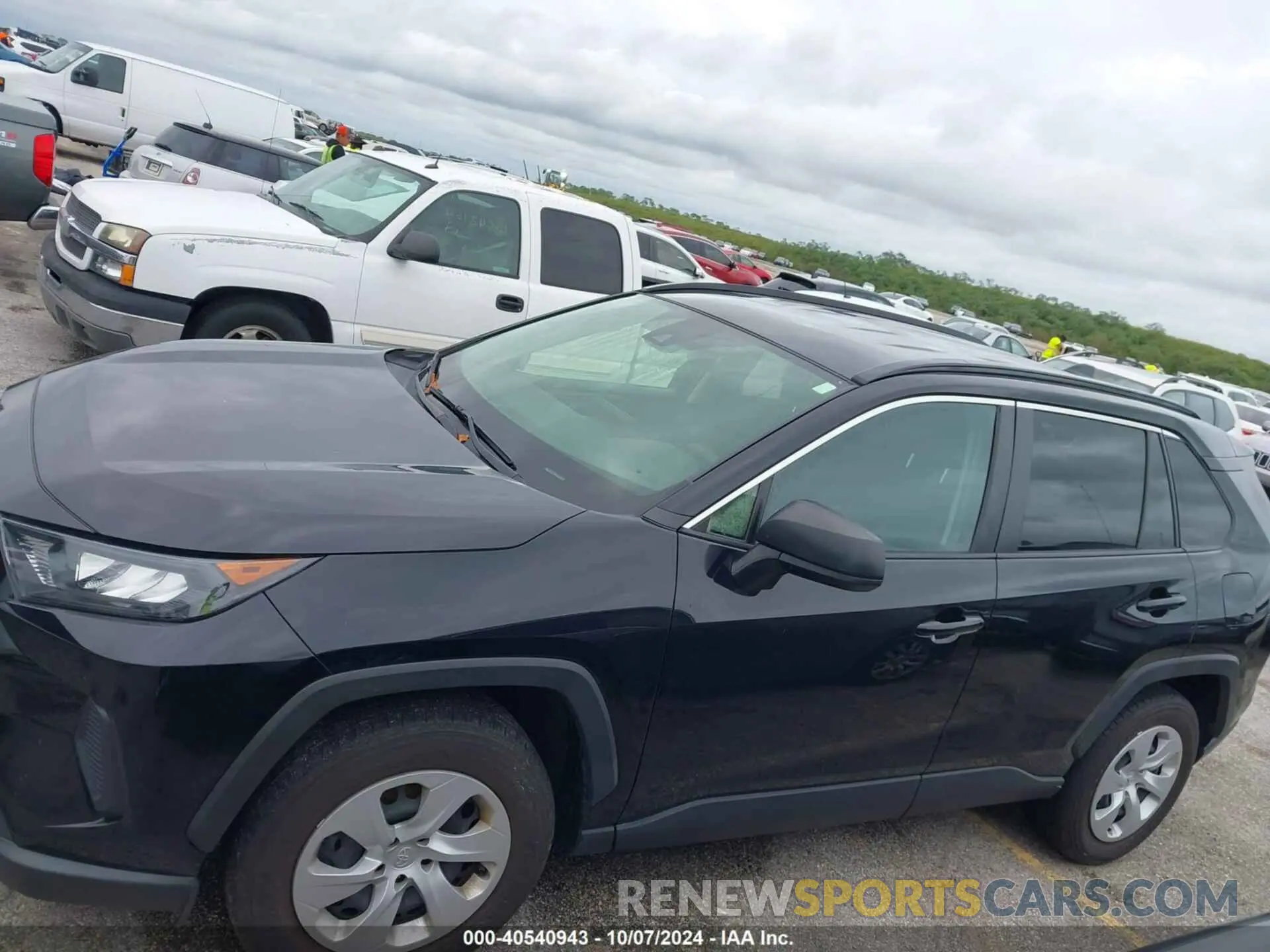 14 Photograph of a damaged car JTMF1RFVXMD080002 TOYOTA RAV4 2021