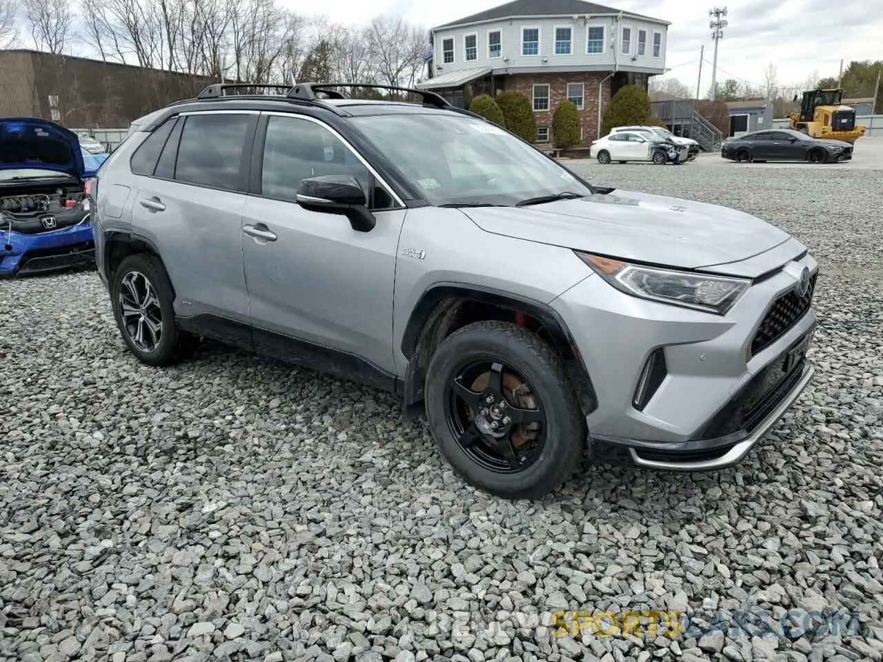 4 Photograph of a damaged car JTMFB3FV3MD074472 TOYOTA RAV4 2021