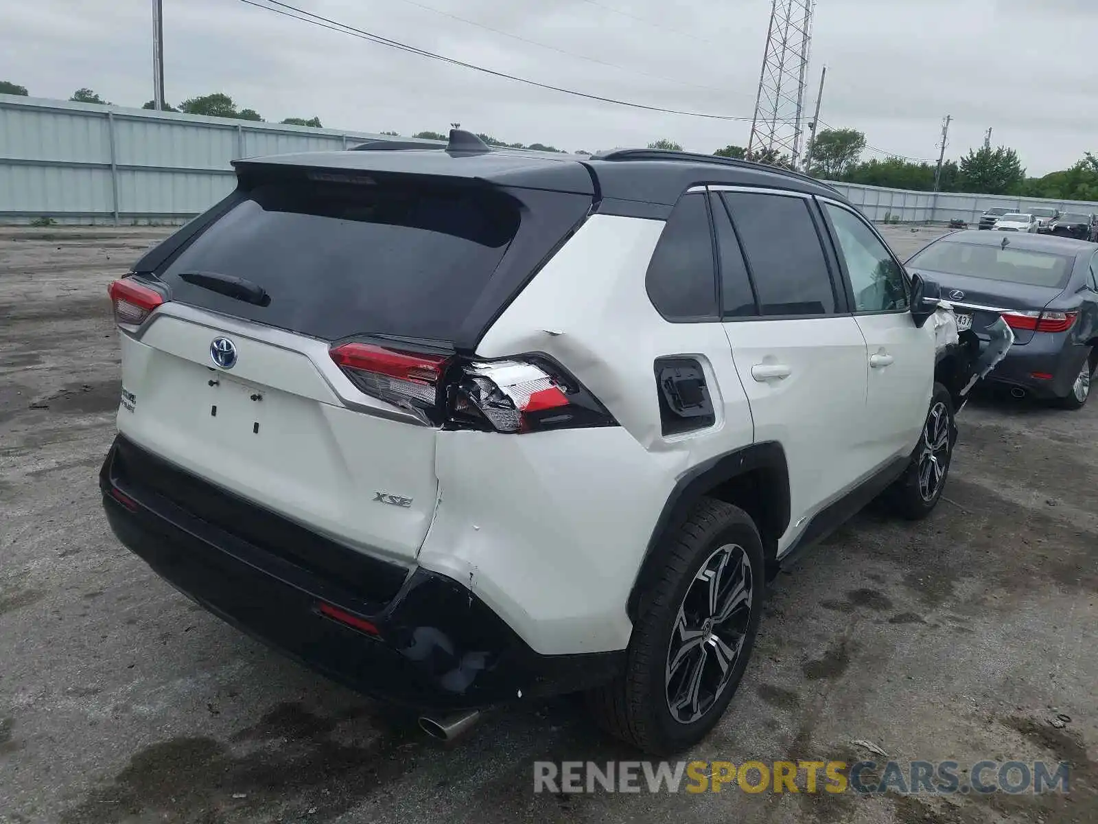 4 Photograph of a damaged car JTMFB3FV5MD012071 TOYOTA RAV4 2021