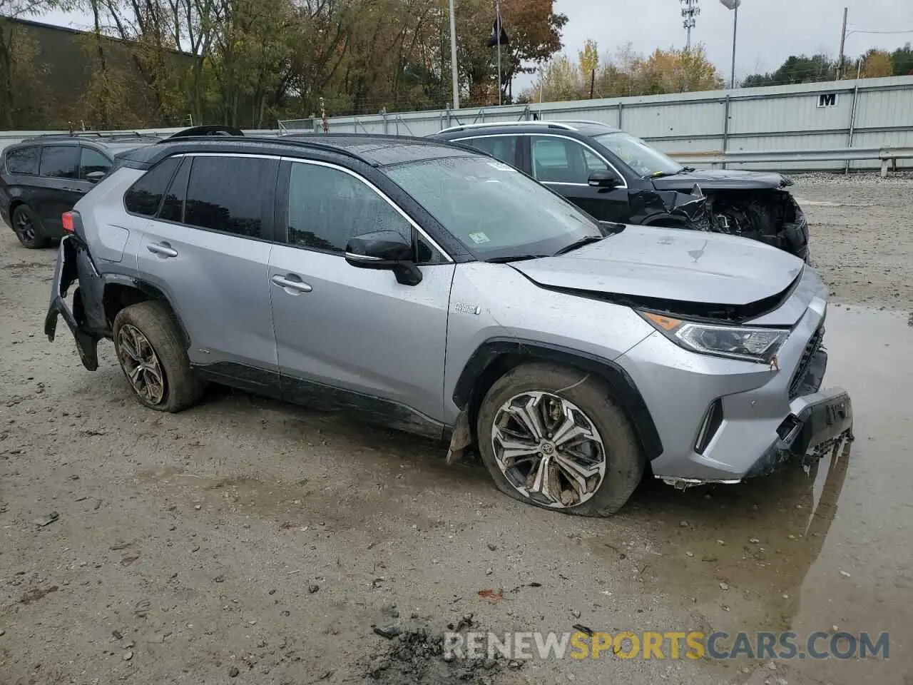4 Photograph of a damaged car JTMFB3FV5MD036273 TOYOTA RAV4 2021