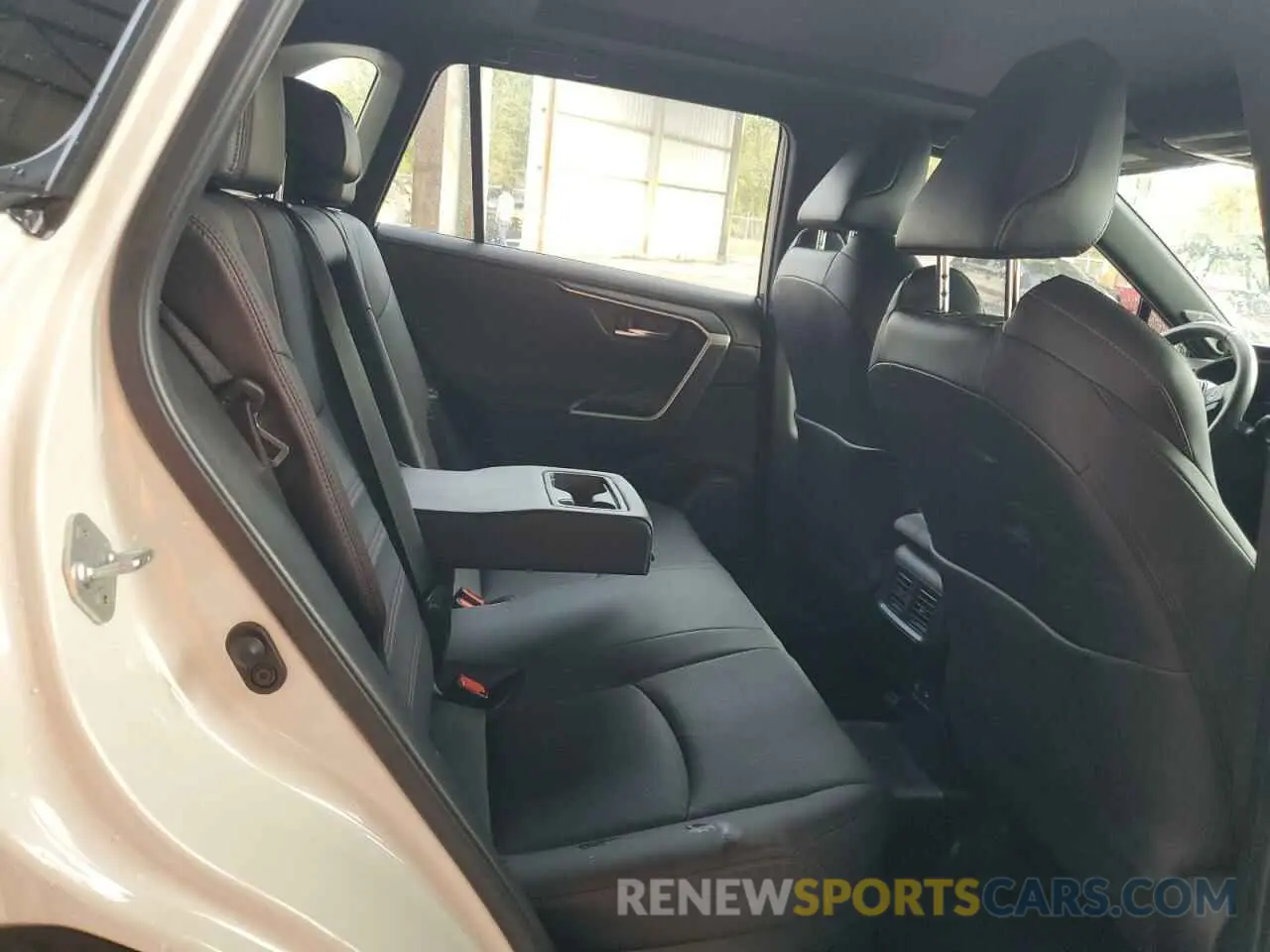 10 Photograph of a damaged car JTMFB3FV5MD045961 TOYOTA RAV4 2021