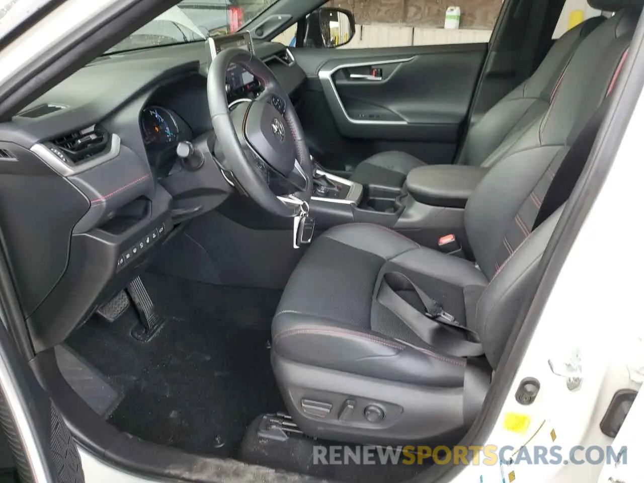 7 Photograph of a damaged car JTMFB3FV5MD045961 TOYOTA RAV4 2021