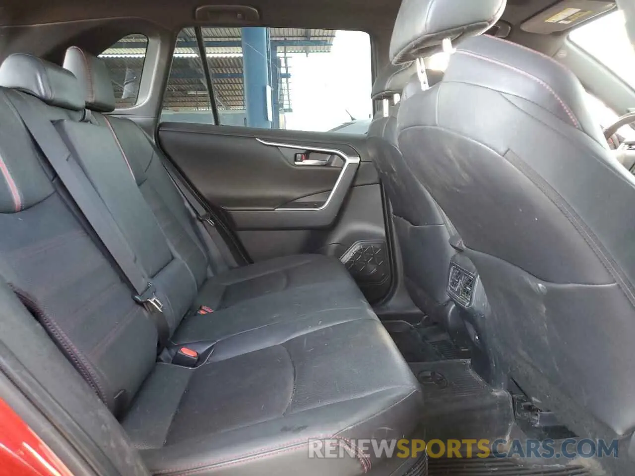 10 Photograph of a damaged car JTMFB3FV7MD062955 TOYOTA RAV4 2021