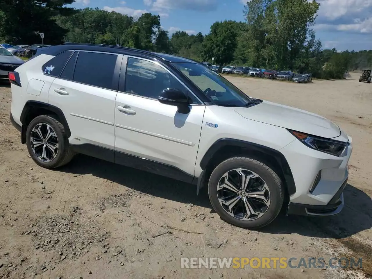 4 Photograph of a damaged car JTMFB3FVXMD068393 TOYOTA RAV4 2021