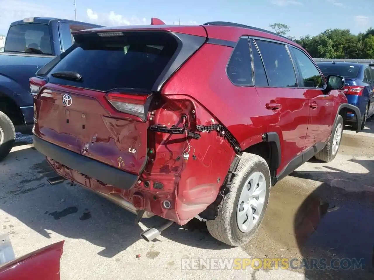 4 Photograph of a damaged car JTMH1RFV1MD069205 TOYOTA RAV4 2021