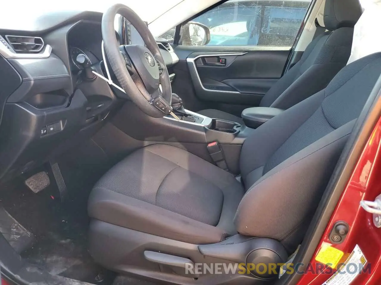 7 Photograph of a damaged car JTMH1RFV4MD064323 TOYOTA RAV4 2021