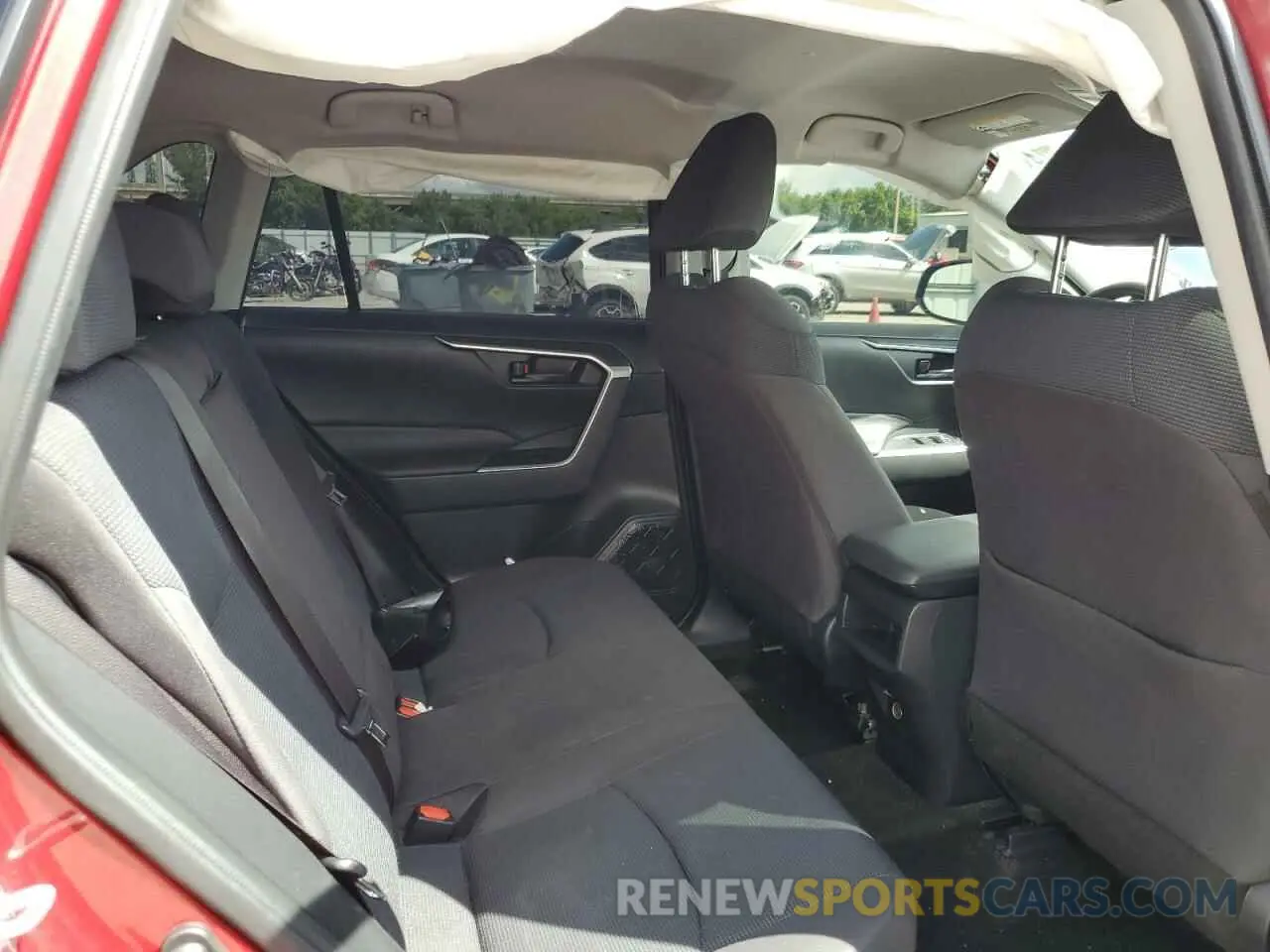 11 Photograph of a damaged car JTMH1RFV4MD070249 TOYOTA RAV4 2021