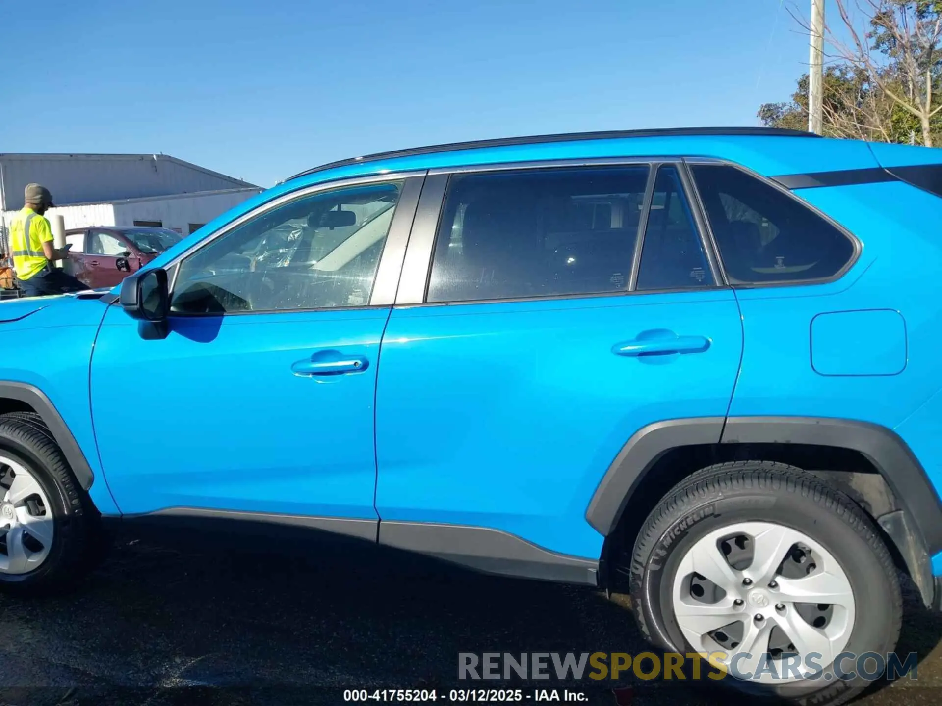 14 Photograph of a damaged car JTMH1RFV5MD523018 TOYOTA RAV4 2021