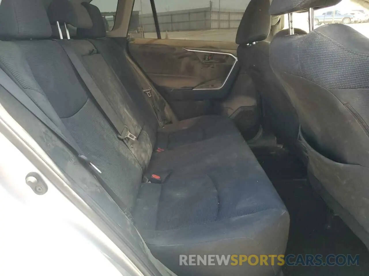 11 Photograph of a damaged car JTMK1RFV0MD065829 TOYOTA RAV4 2021