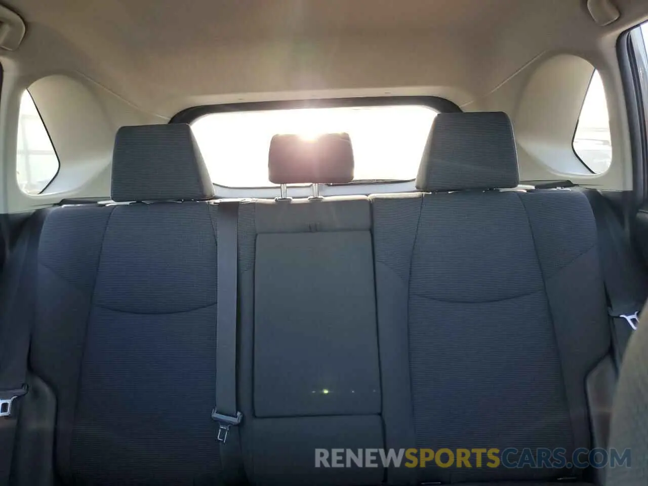10 Photograph of a damaged car JTMLWRFV4MD125097 TOYOTA RAV4 2021