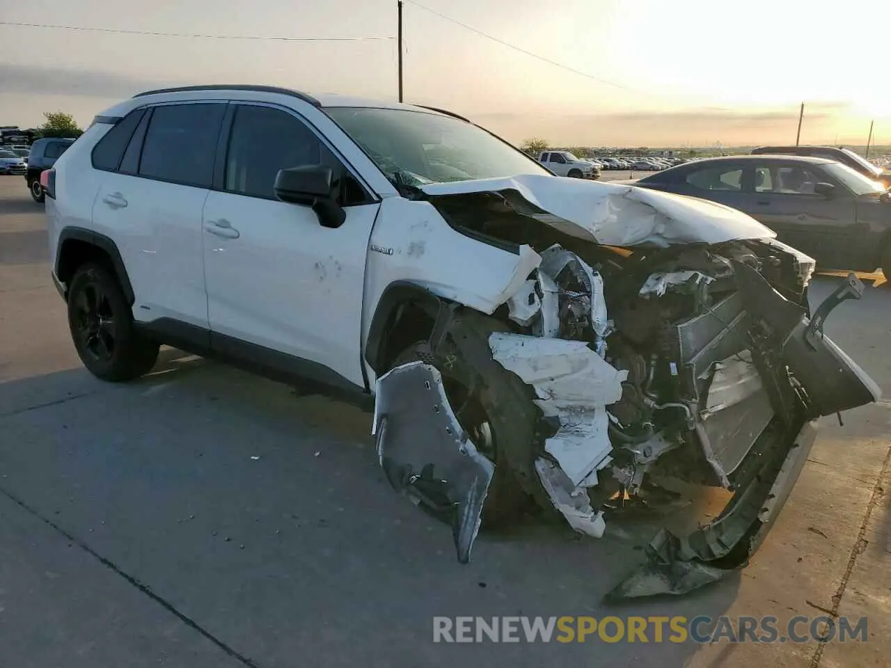 4 Photograph of a damaged car JTMLWRFV5MD131118 TOYOTA RAV4 2021