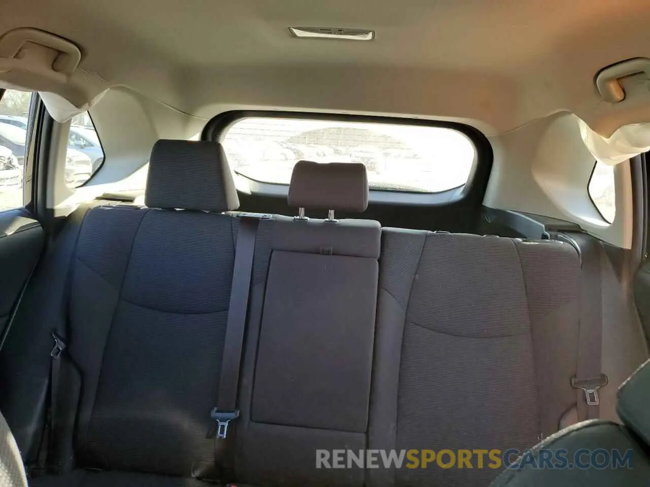 10 Photograph of a damaged car JTMLWRFV7MD131590 TOYOTA RAV4 2021