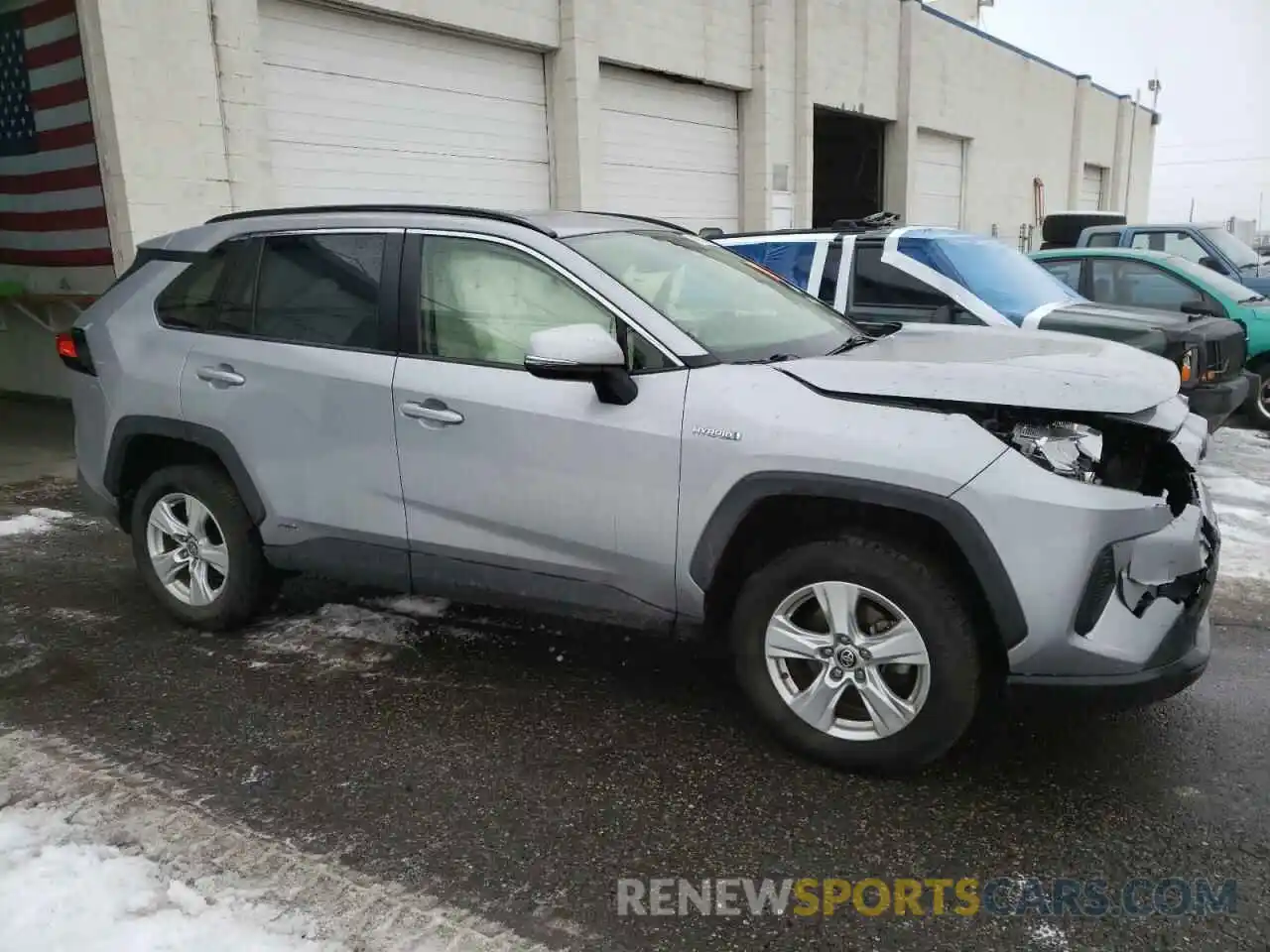 4 Photograph of a damaged car JTMM6RFV4MD014425 TOYOTA RAV4 2021