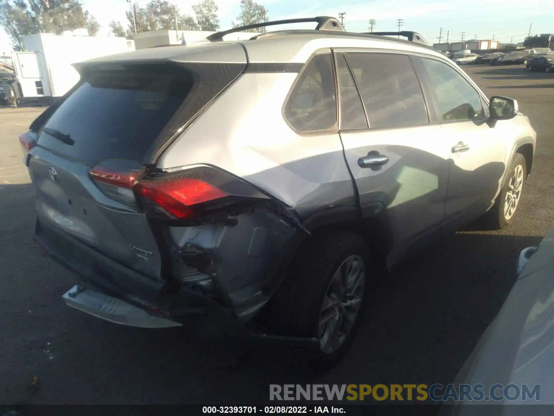 4 Photograph of a damaged car JTMN1RFV7MJ039811 TOYOTA RAV4 2021